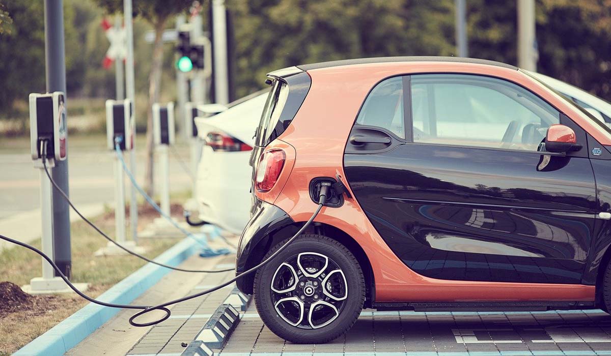 Auto elettriche: è permessa la circolazione in autostrada?