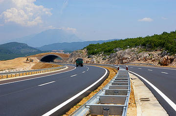 La Cina realizzerà una ferrovia e le autostrade anche nei Balcani