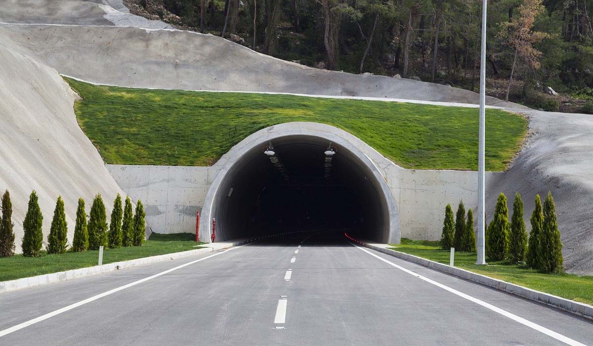 Parchi gioco e aree verdi sopra i tunnel autostradali, un'idea partita da Bologna